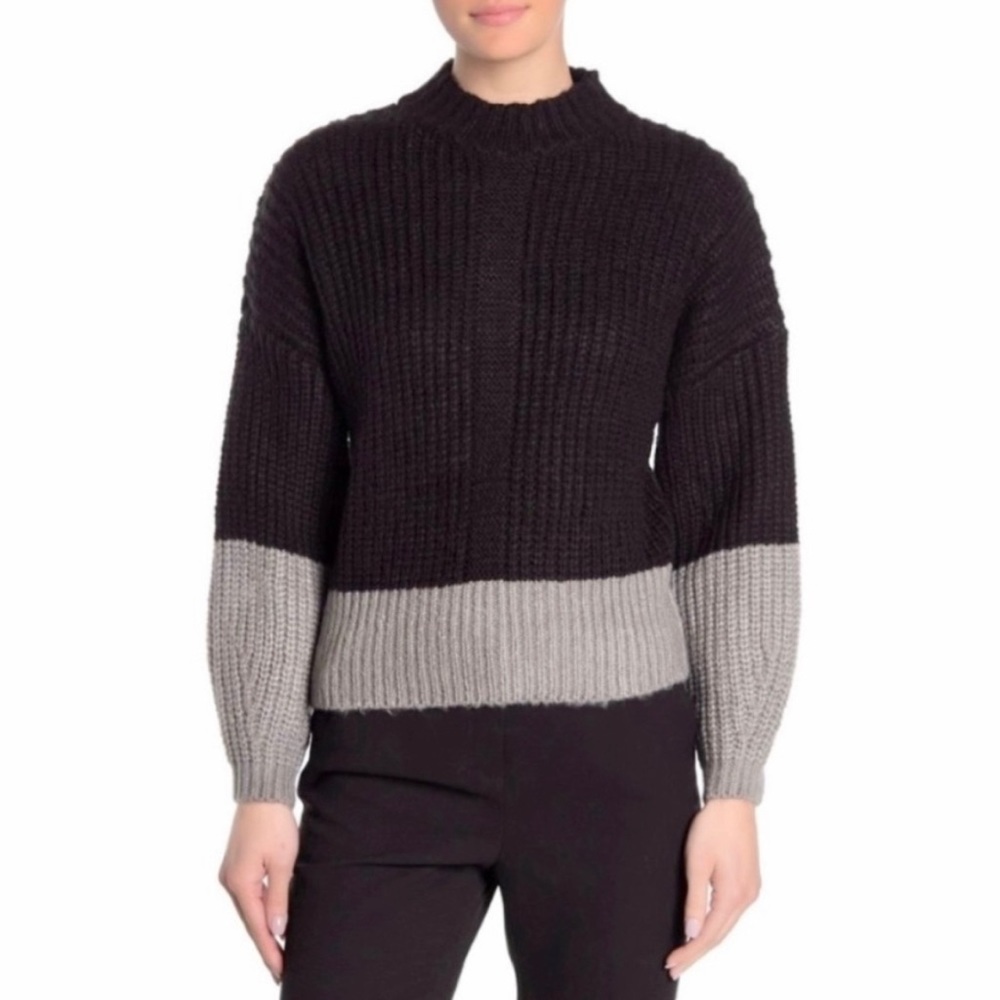 XS Elodie color block (grey/black) pullover sweater.